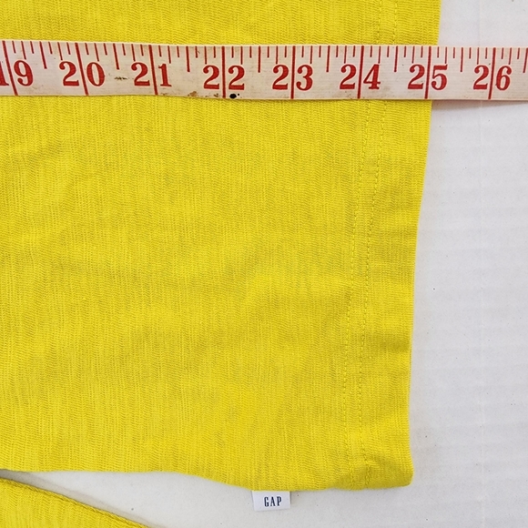 Gap Baby Yoda Neon Yellow Graphic Image Changing Long Sleeve Crew Tee Shirt - Picture 8 of 10